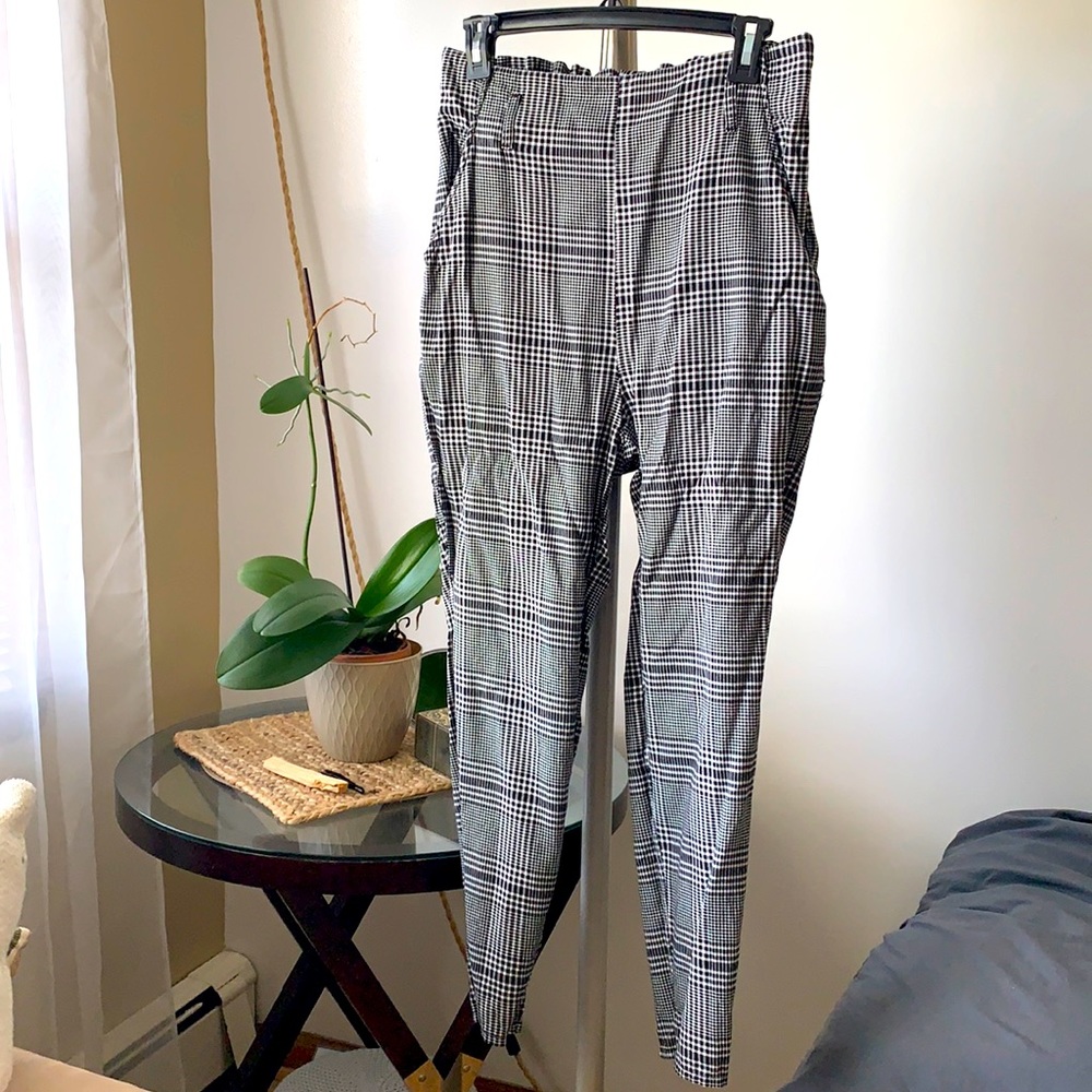 *NEW* H&M Black and White Pants
